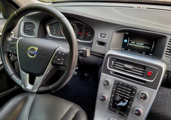 Volvo V60 Cross Country cena 59000 przebieg: 184000, rok produkcji 2016 z Opoczno małe 436